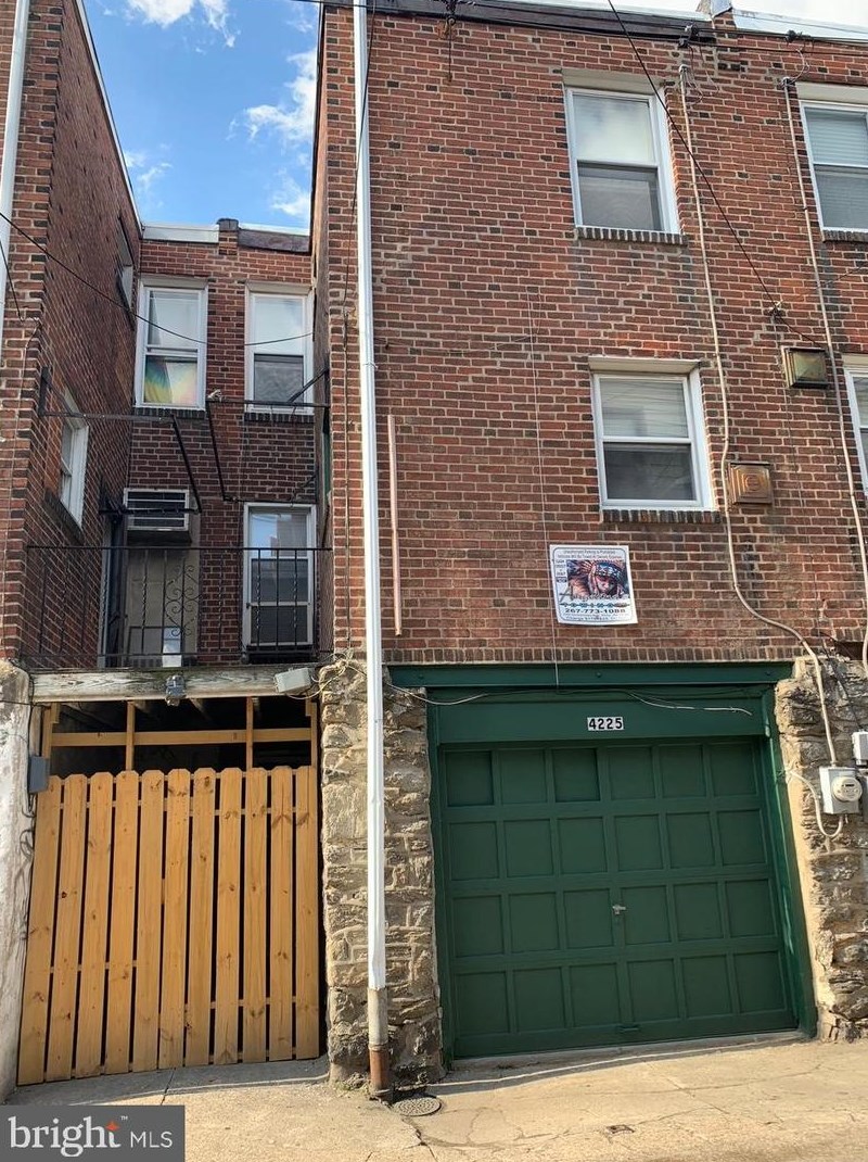 4225 Neilson St, Philadelphia, PA 19124-4921