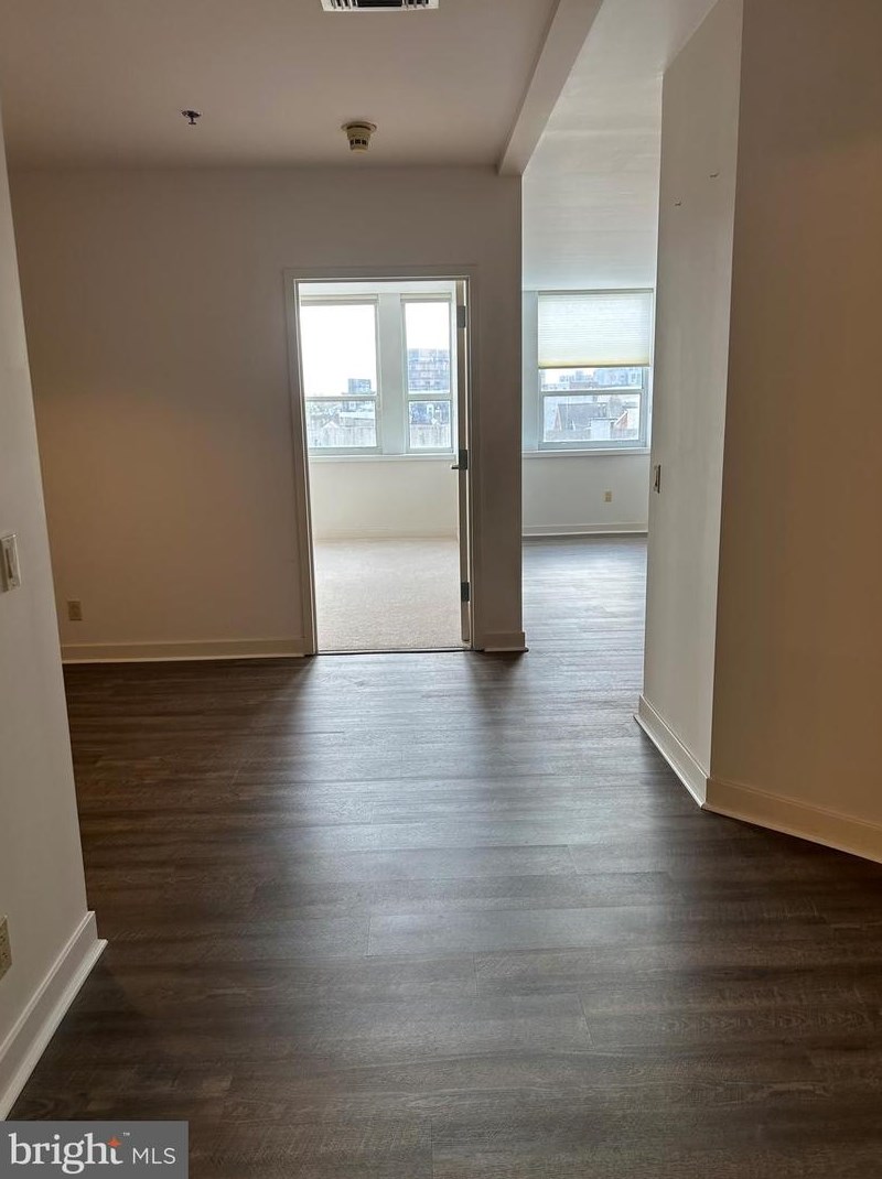 1100 Vine St, Philadelphia, PA 19107-1728