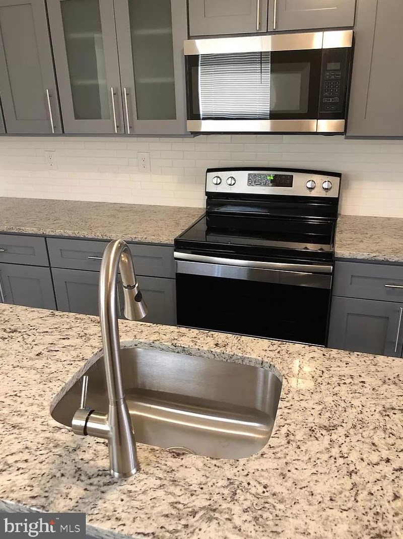 1652 54th St, Philadelphia PA  19143-5412 exterior