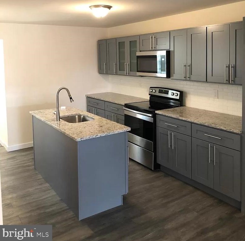 1652 54th St, Philadelphia PA  19143-5412 exterior