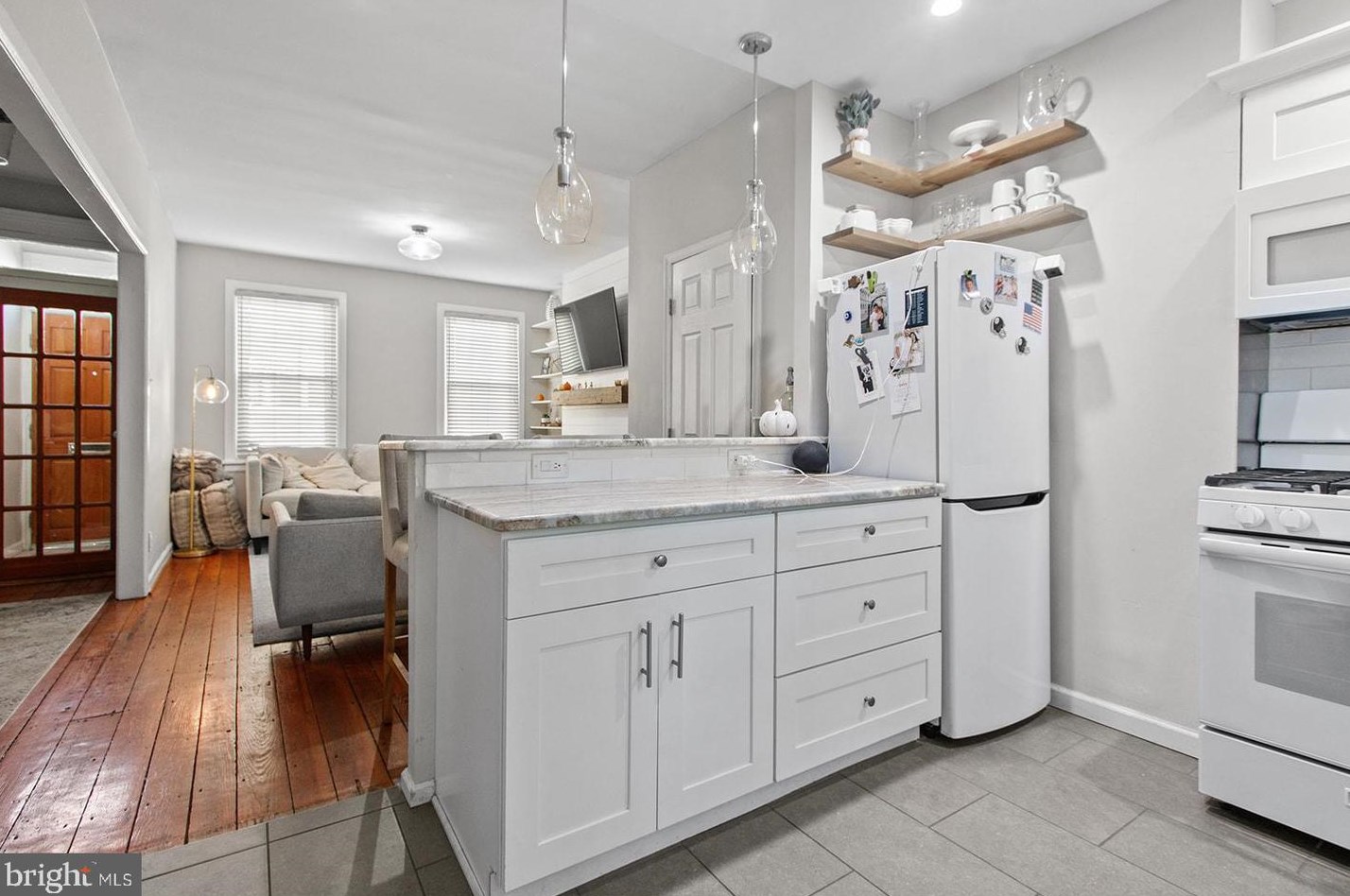 2014 Pemberton St, Philadelphia PA  19146-1319 exterior