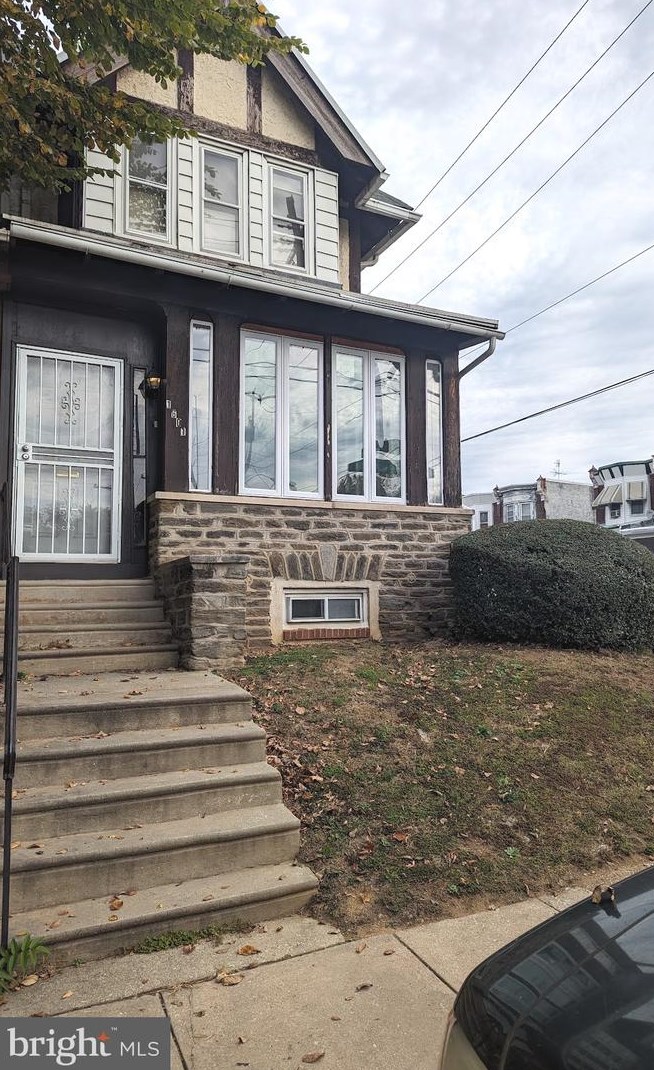 1601 Ruscomb St, Philadelphia, PA 19141-1515