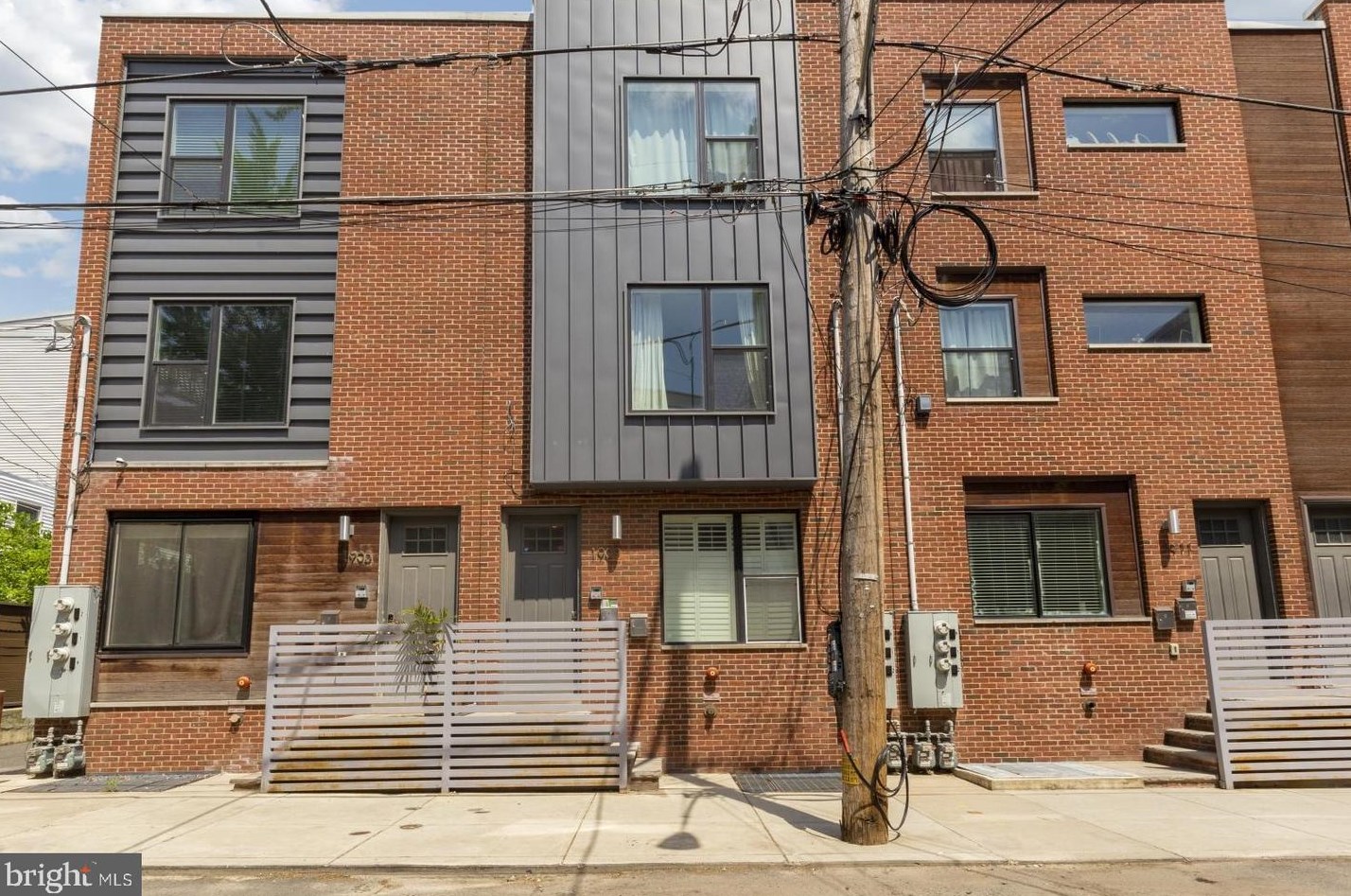 1909 Hagert St, Philadelphia PA  19125-1208 exterior