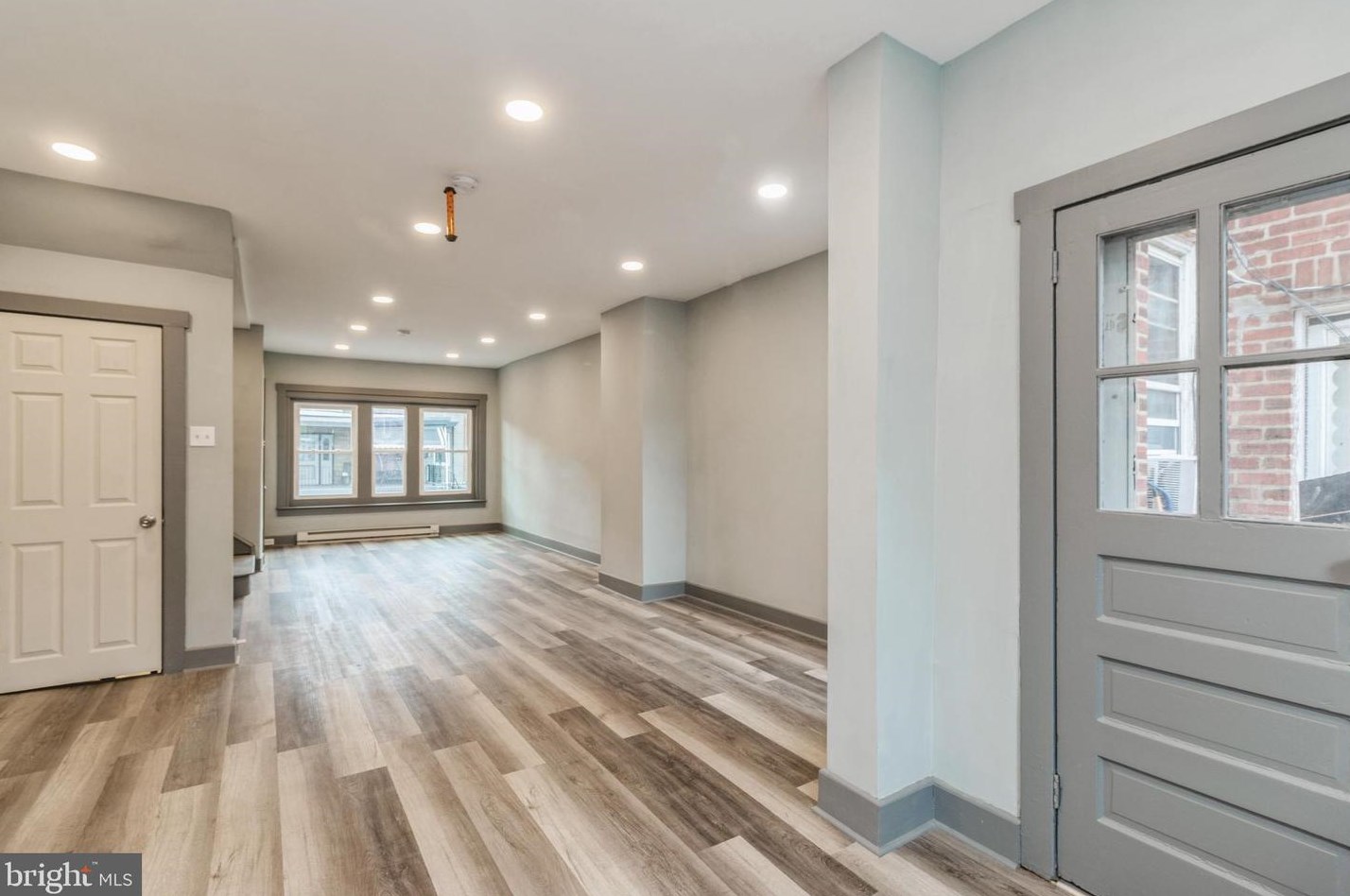 931 Carver St, Philadelphia PA  19124-1025 exterior