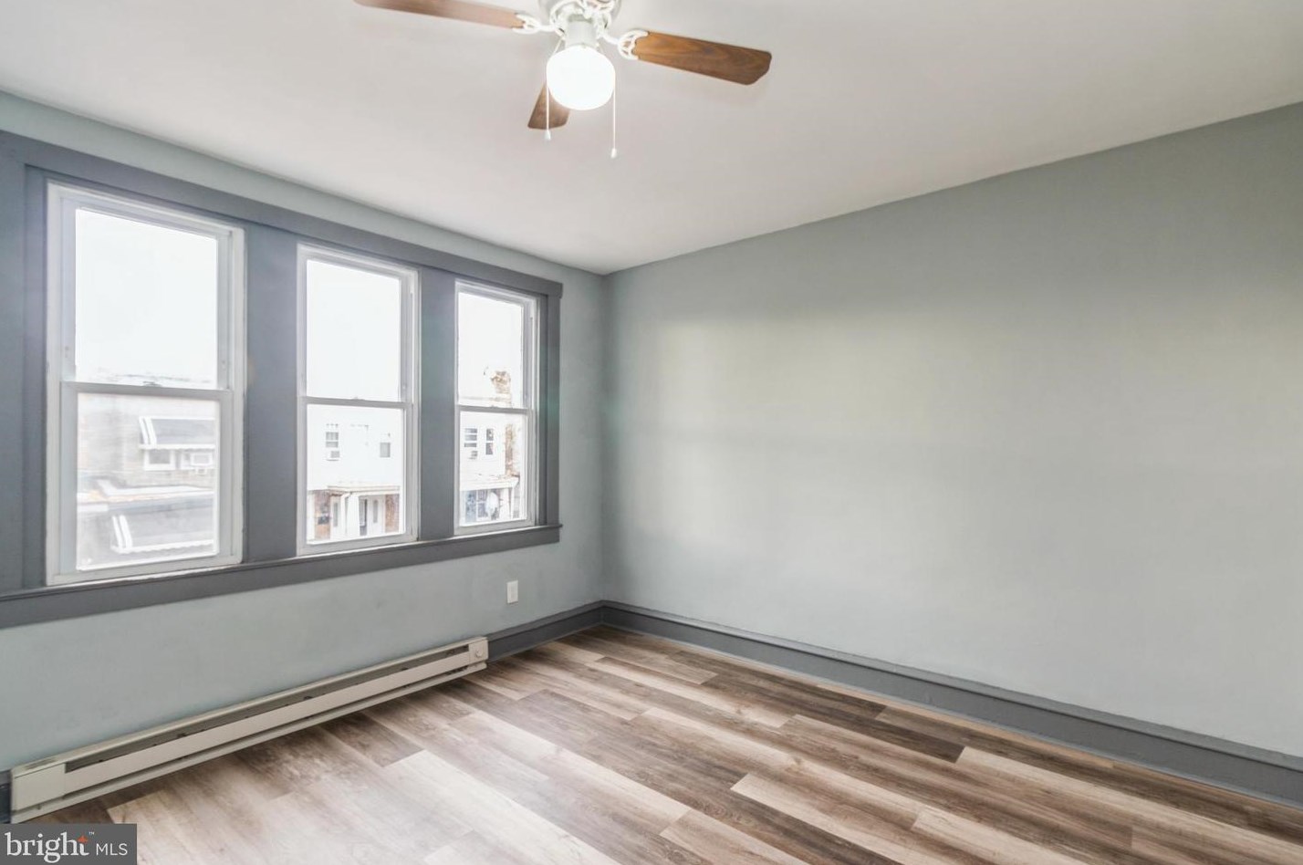 931 Carver St, Philadelphia PA  19124-1025 exterior