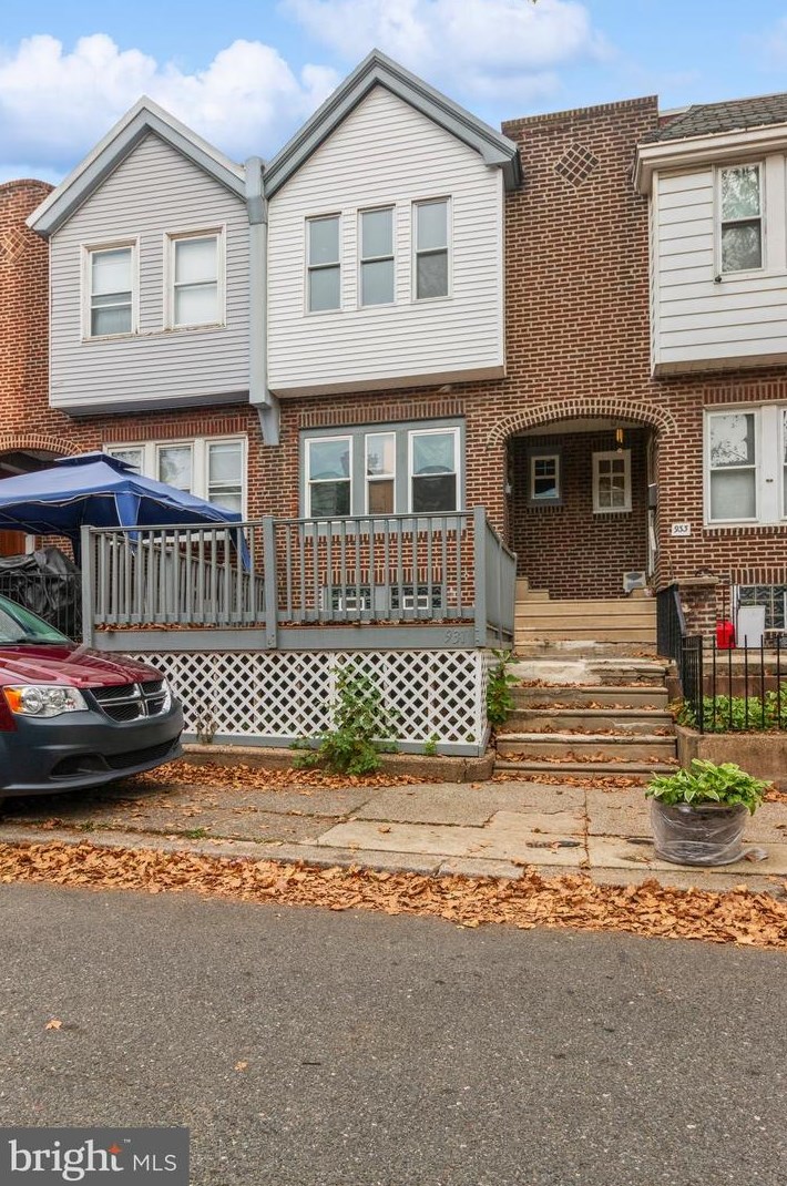 931 Carver St, Philadelphia PA  19124-1025 exterior