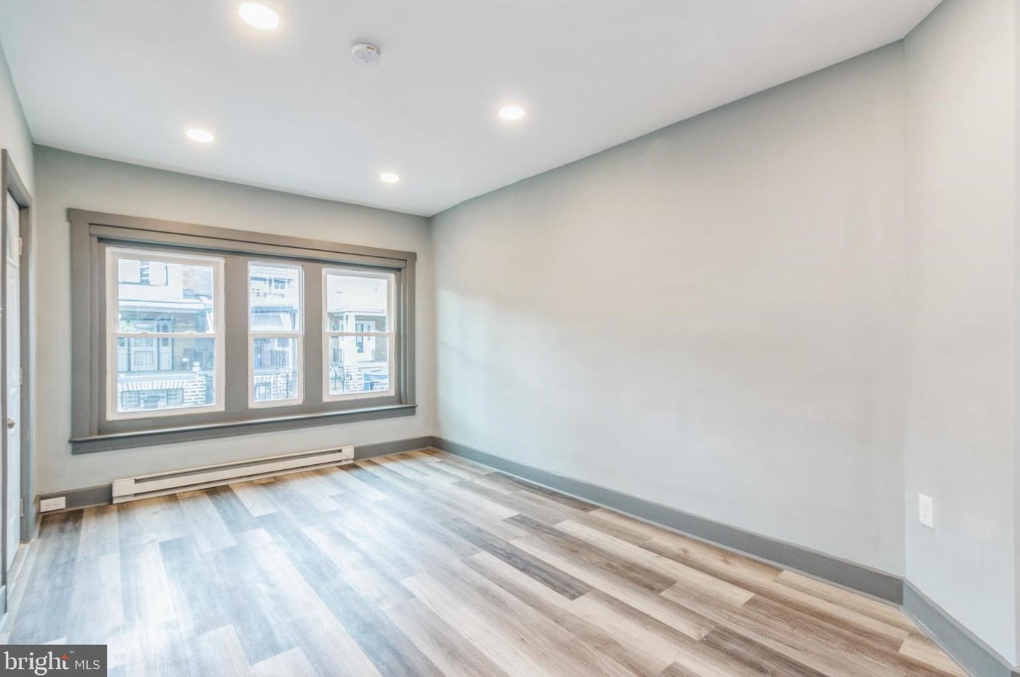 931 Carver St, Philadelphia PA  19124-1025 exterior
