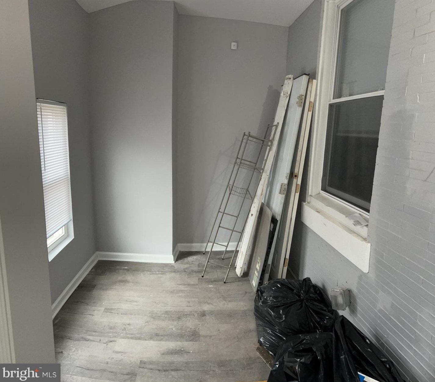 5911 Summer St, Philadelphia, PA 19139-1233