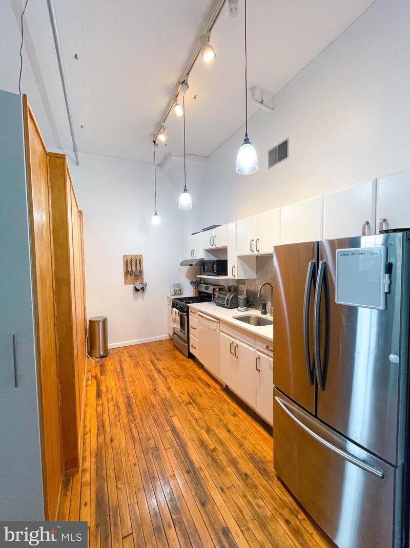 314 N 12th St # 202, Philadelphia, PA 19107