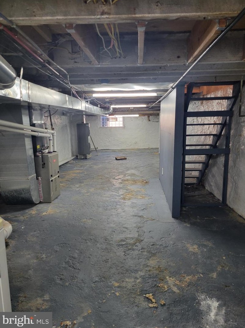6052 Walton Ave, Philadelphia PA  19143-2308 exterior