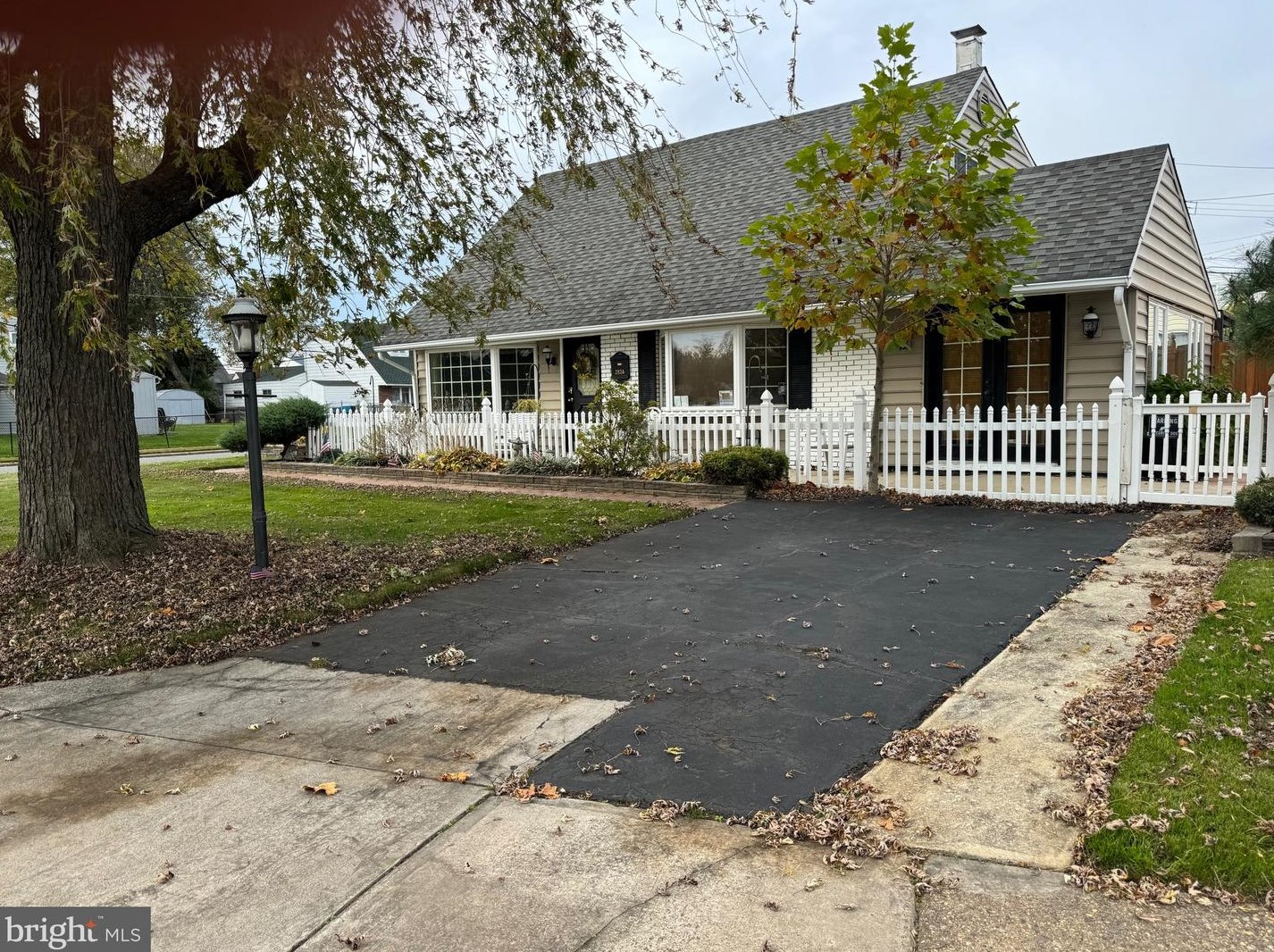2824 Norcom Rd, Philadelphia, PA 19154-1633