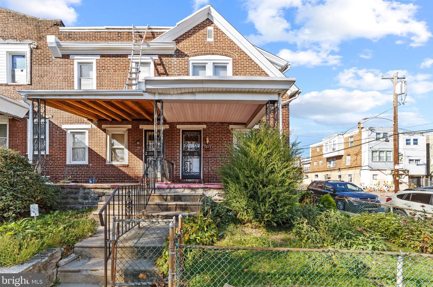 5832 Lambert St, Philadelphia, PA 19138-2912