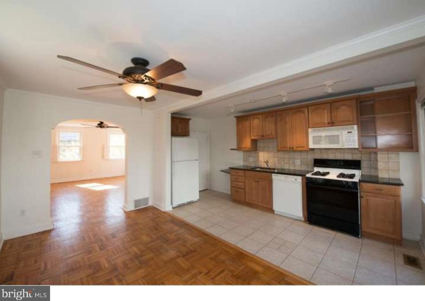 59 Woodale Rd, Philadelphia, PA 19118