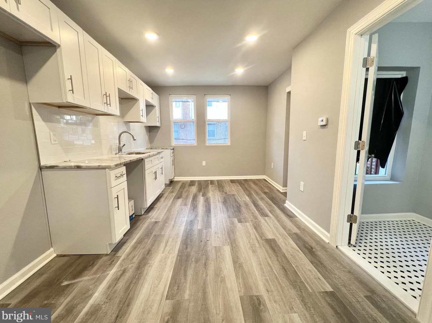 6025 Angora Ter, Philadelphia PA  19143-3101 exterior