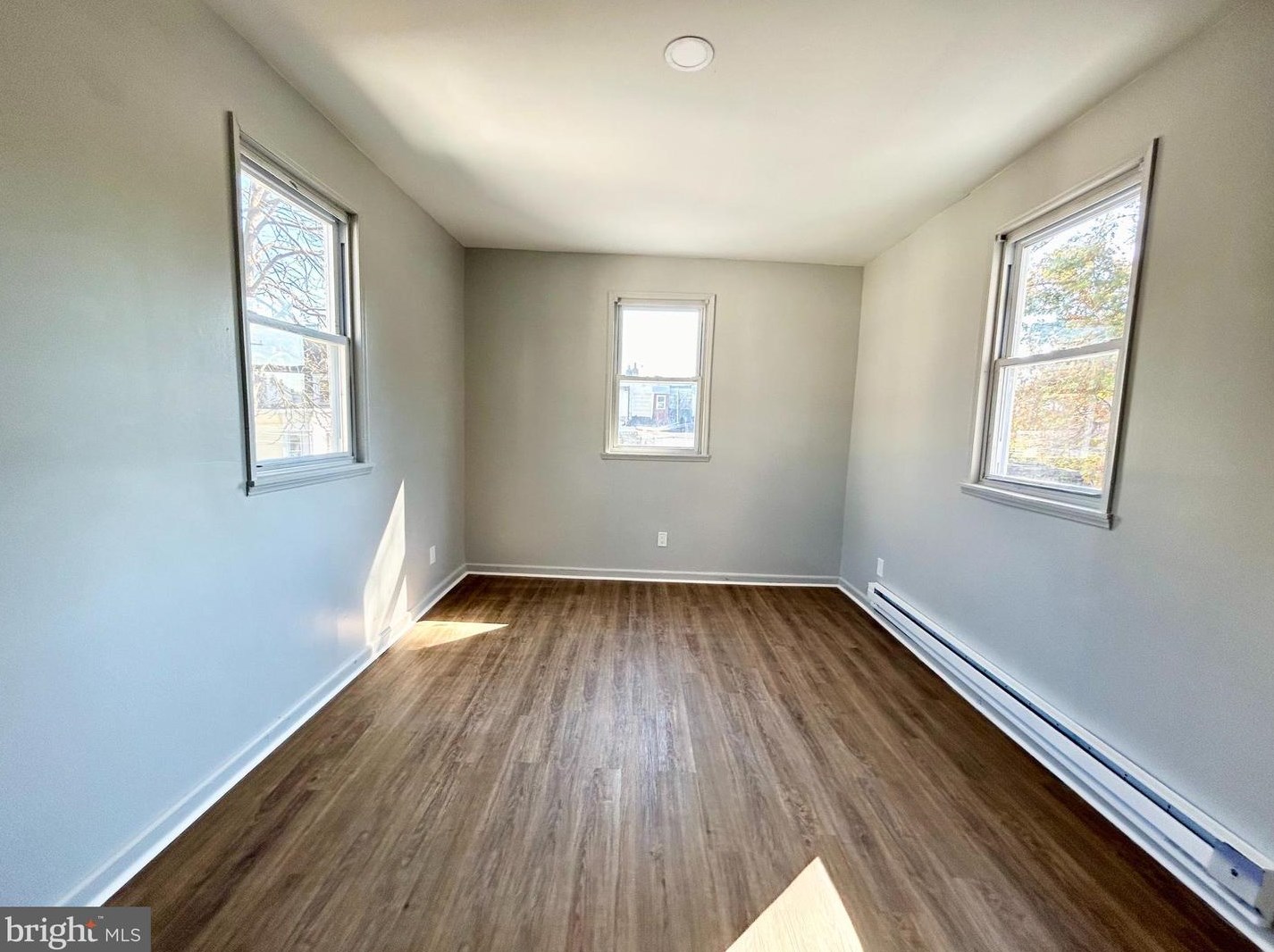 5003 Penn St #4, Philadelphia, PA 19124
