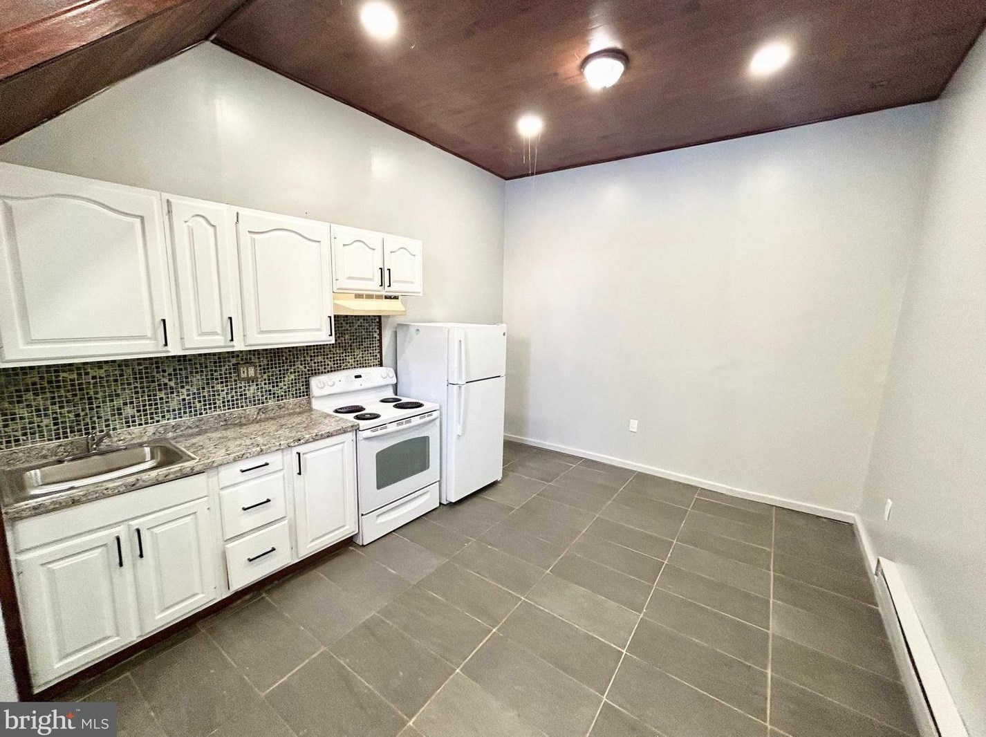 5003 Penn St #g, Philadelphia, PA 19124