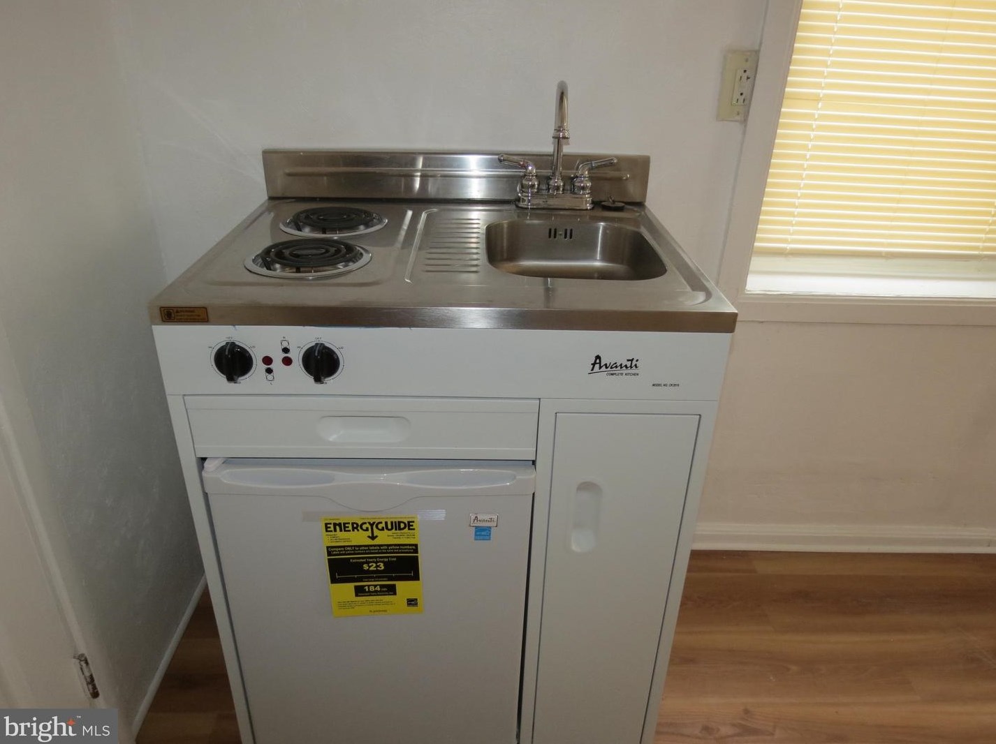 1903 Montgomery Ave, Philadelphia PA 19122-3226 exterior