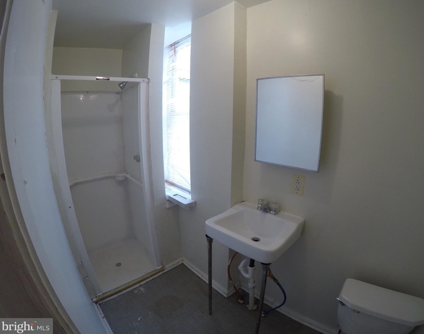 1903 Montgomery Ave, Philadelphia PA 19122-3226 exterior