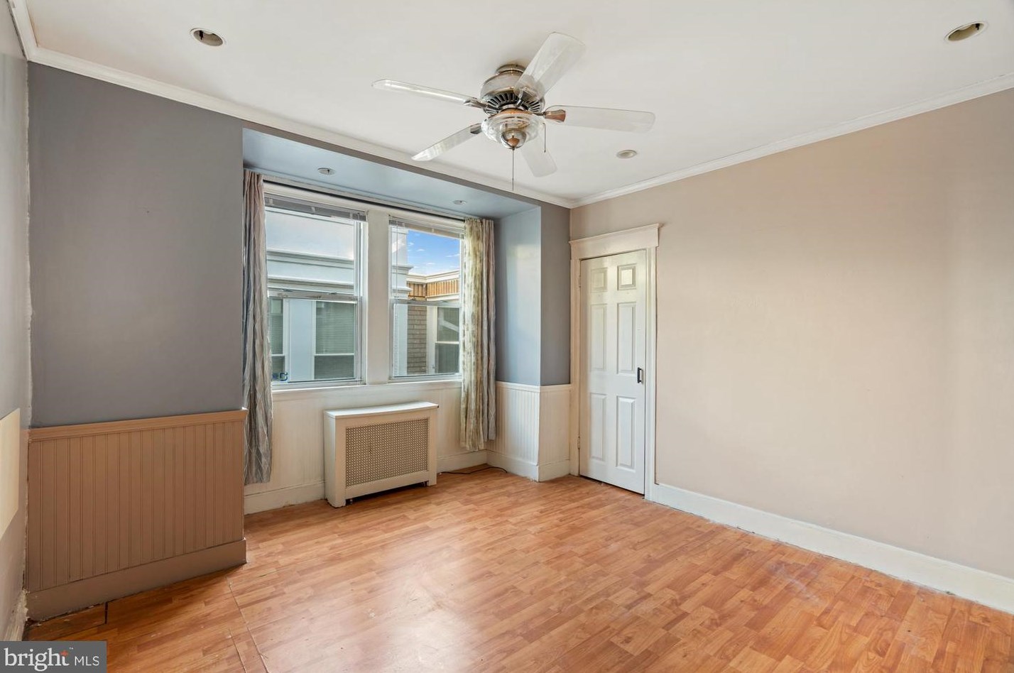 816 69th Ave, Philadelphia PA 19126-1613 exterior