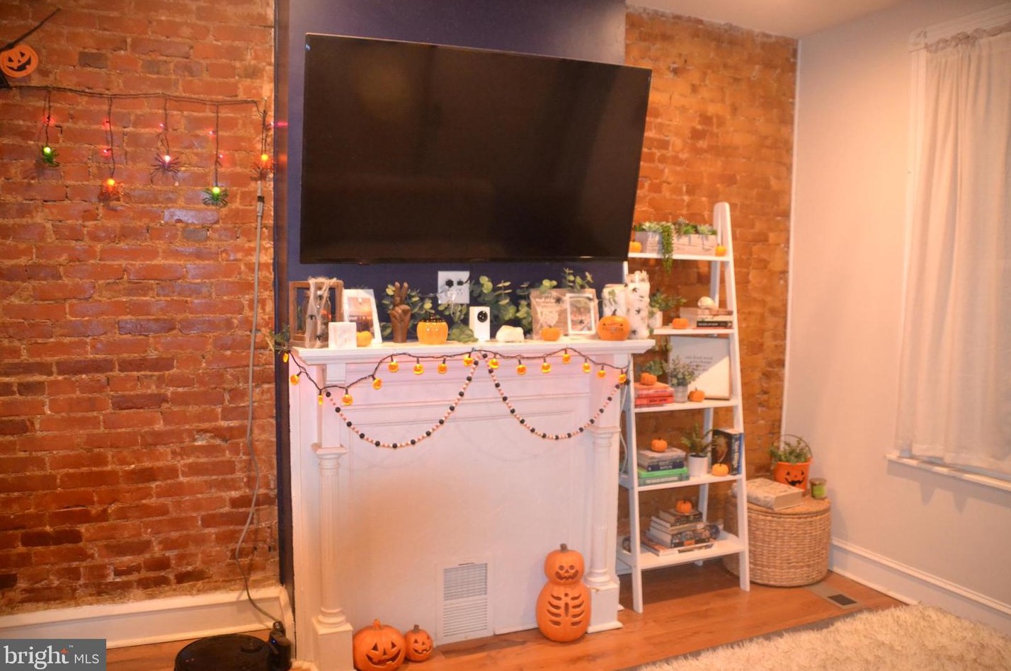 26 Pleasant St, Philadelphia PA  19119-2142 exterior
