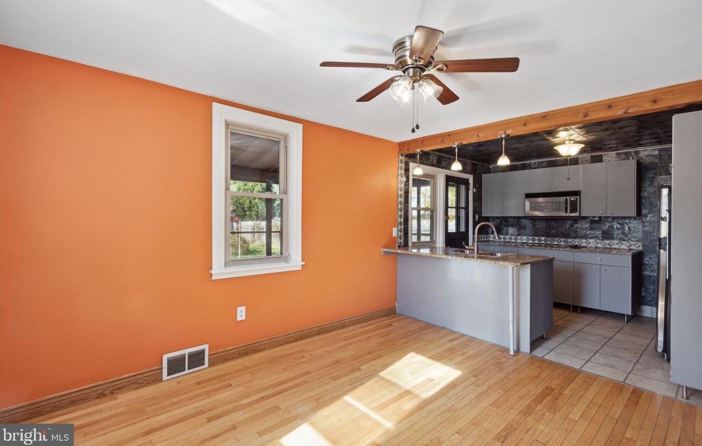 7806 Ridge Ave, Philadelphia PA  19128-3027 exterior