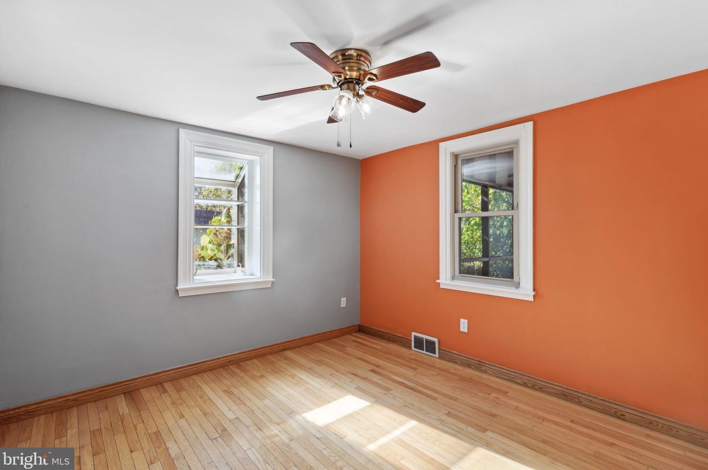 7806 Ridge Ave, Philadelphia PA  19128-3027 exterior