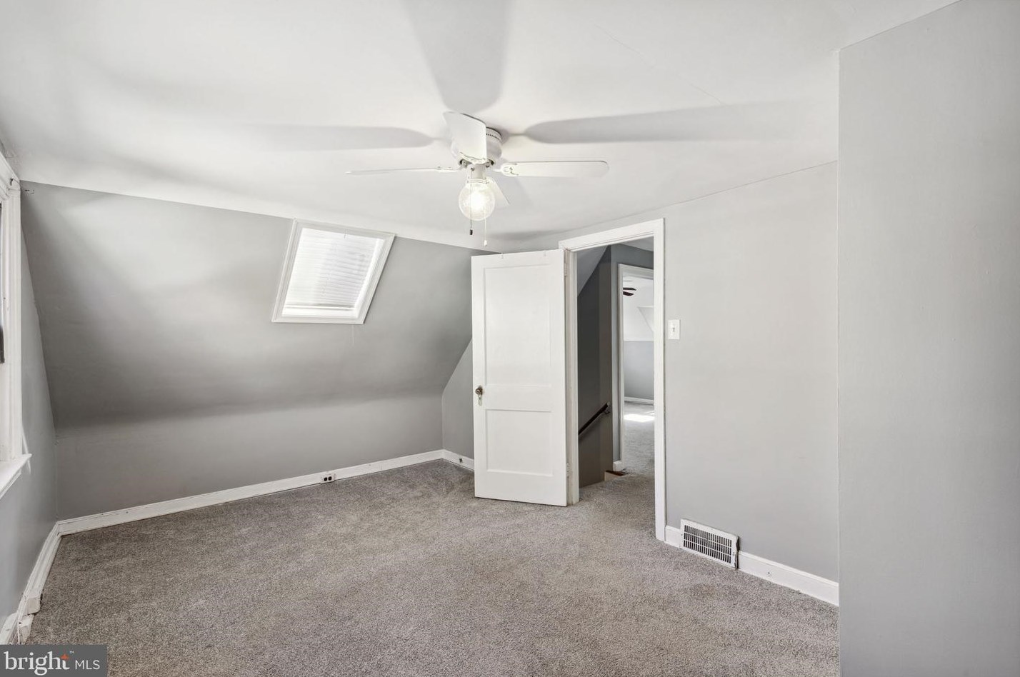7806 Ridge Ave, Philadelphia PA  19128-3027 exterior