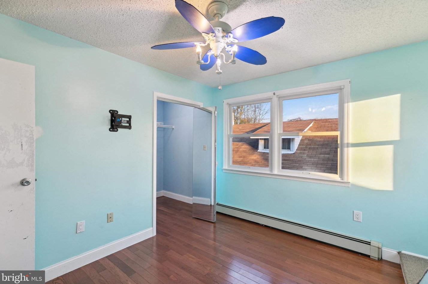 537 Tyson Ave, Philadelphia PA  19111-4318 exterior