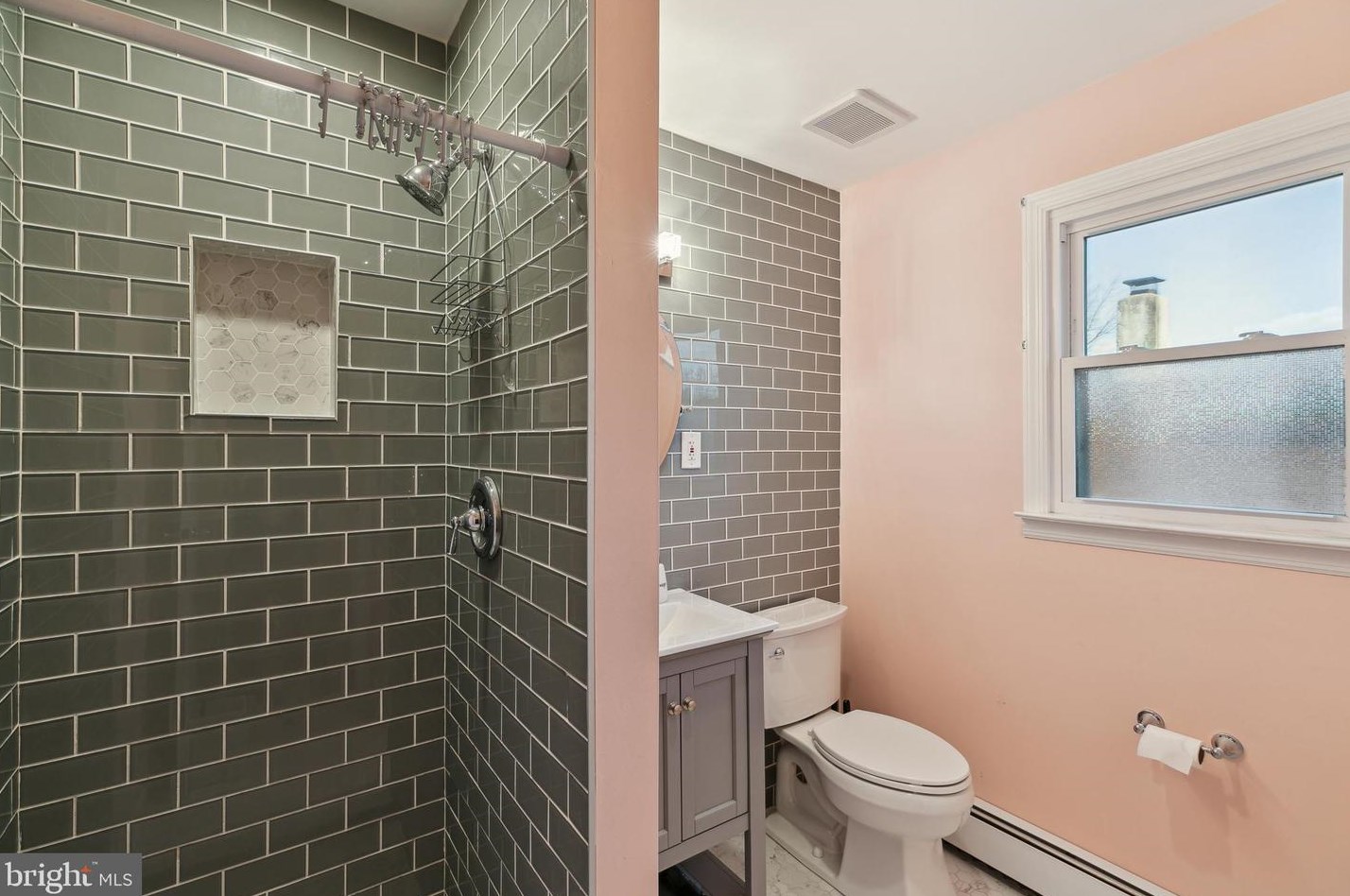 537 Tyson Ave, Philadelphia PA  19111-4318 exterior