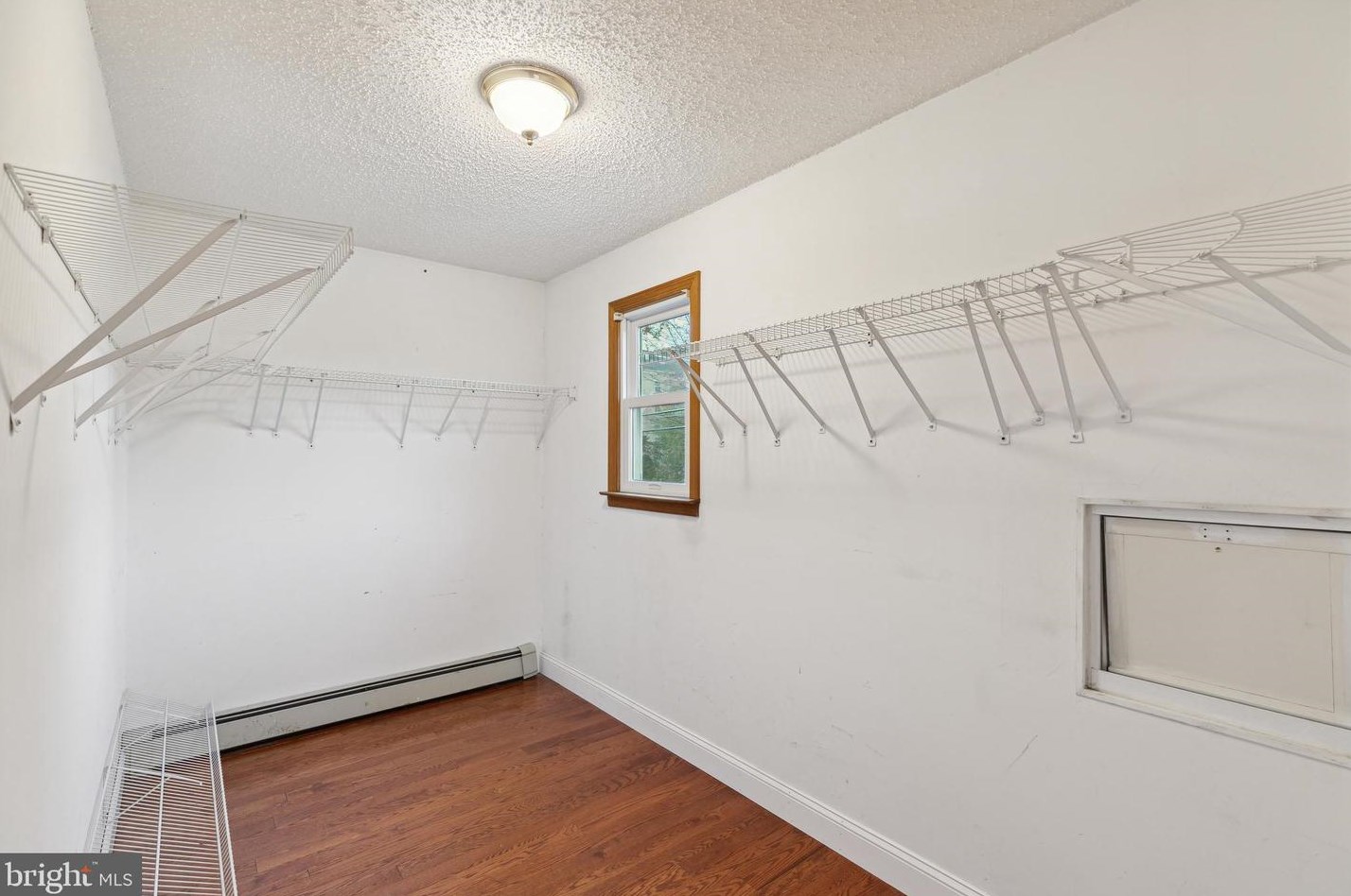 537 Tyson Ave, Philadelphia PA  19111-4318 exterior