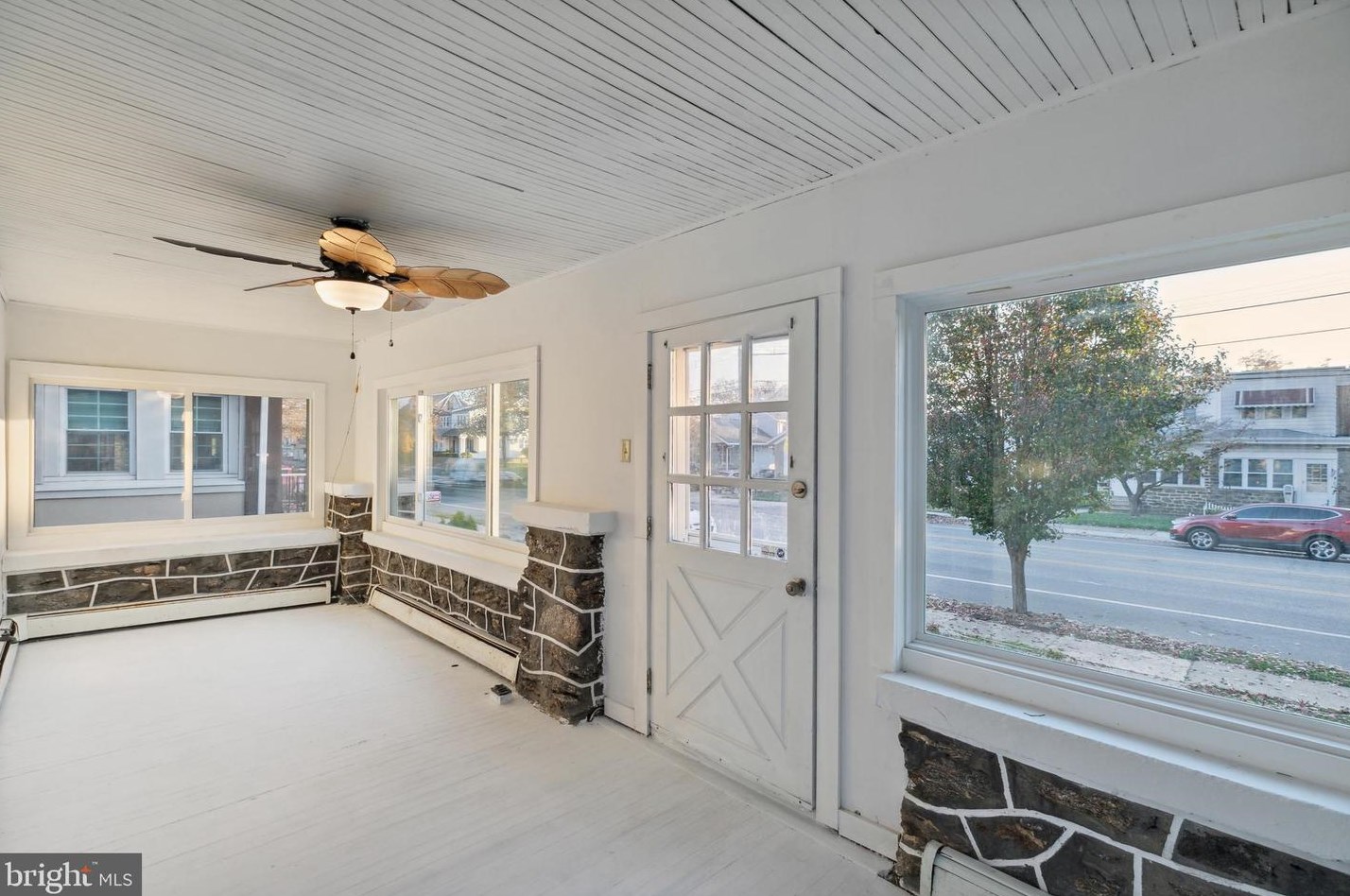 537 Tyson Ave, Philadelphia PA  19111-4318 exterior