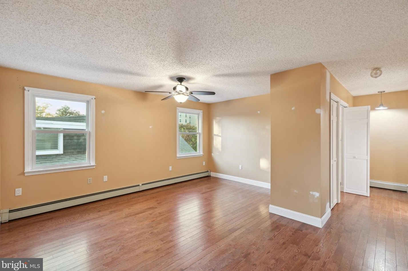 537 Tyson Ave, Philadelphia PA  19111-4318 exterior