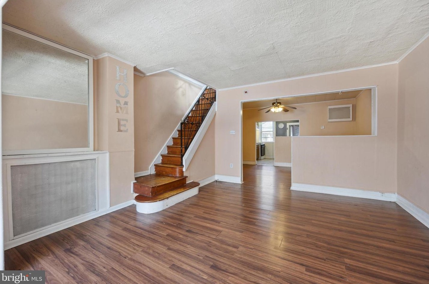 2023 Bonsall St, Philadelphia, PA 19145-2605