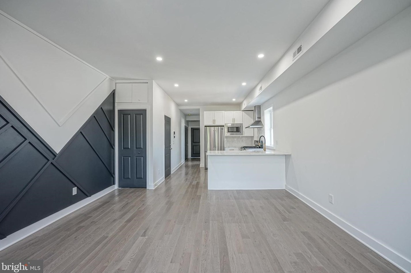 1542 Tasker St #3f, Philadelphia, PA 19145