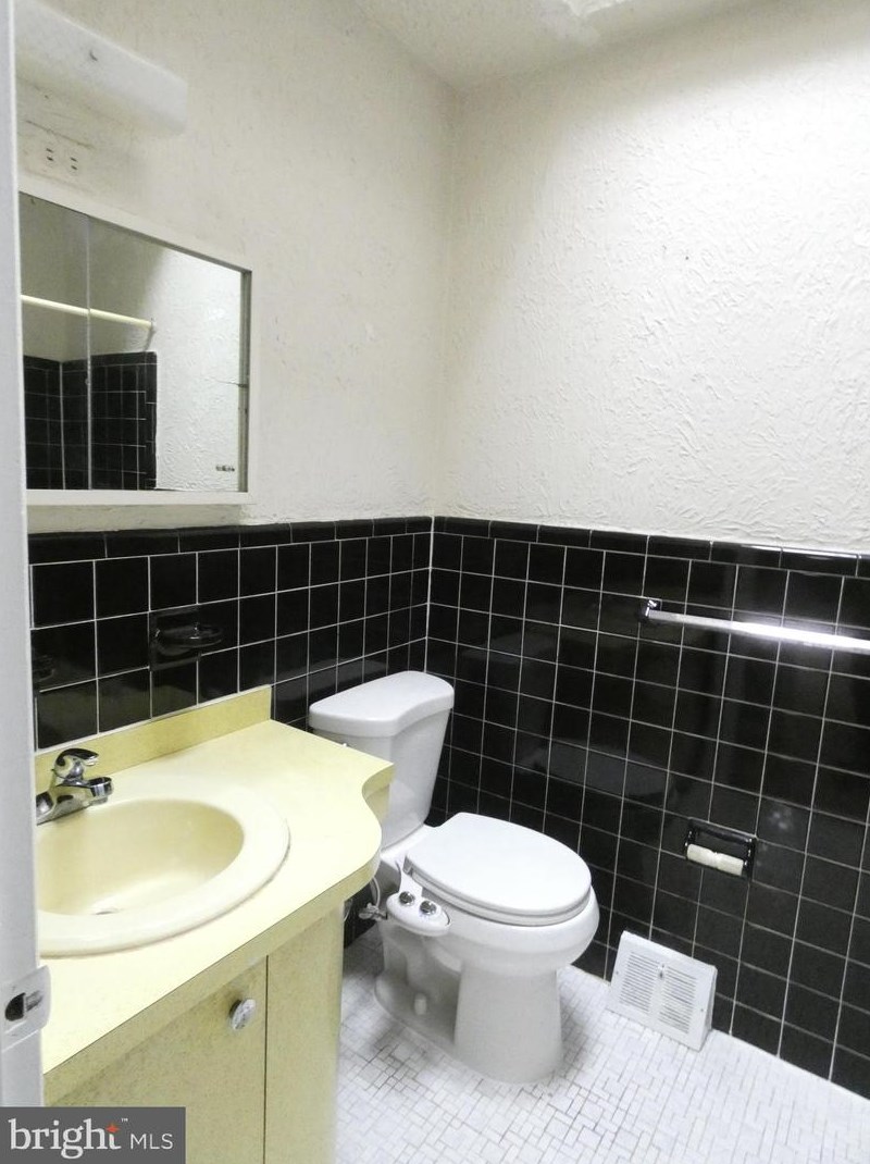 1857 Nester St, Philadelphia PA 19115-4709 exterior