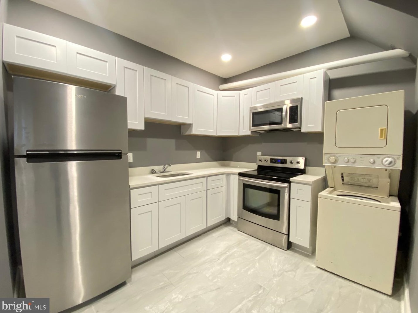 1230 N 15th St #1r, Philadelphia, PA 19121