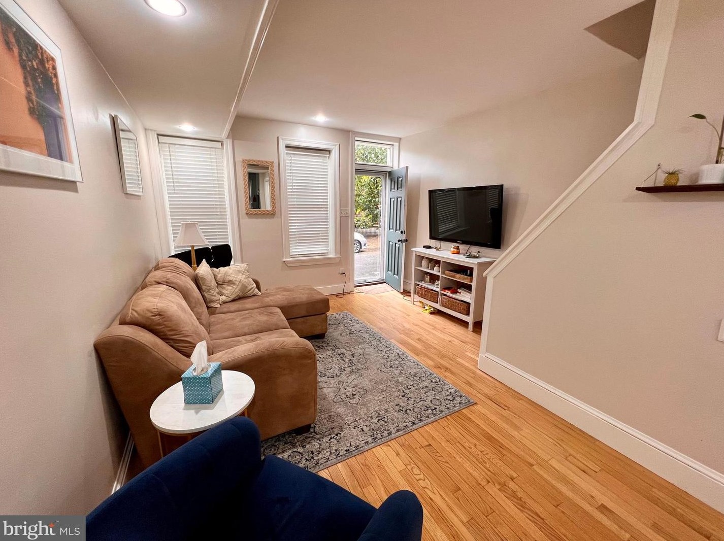 869 N Taney St, Philadelphia, PA 19130