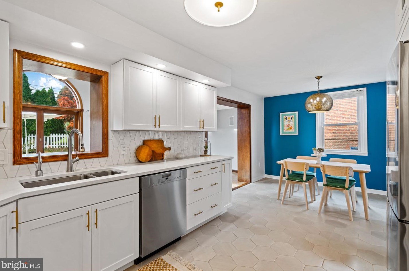 7706 Keiffer St, Philadelphia PA  19128-3143 exterior