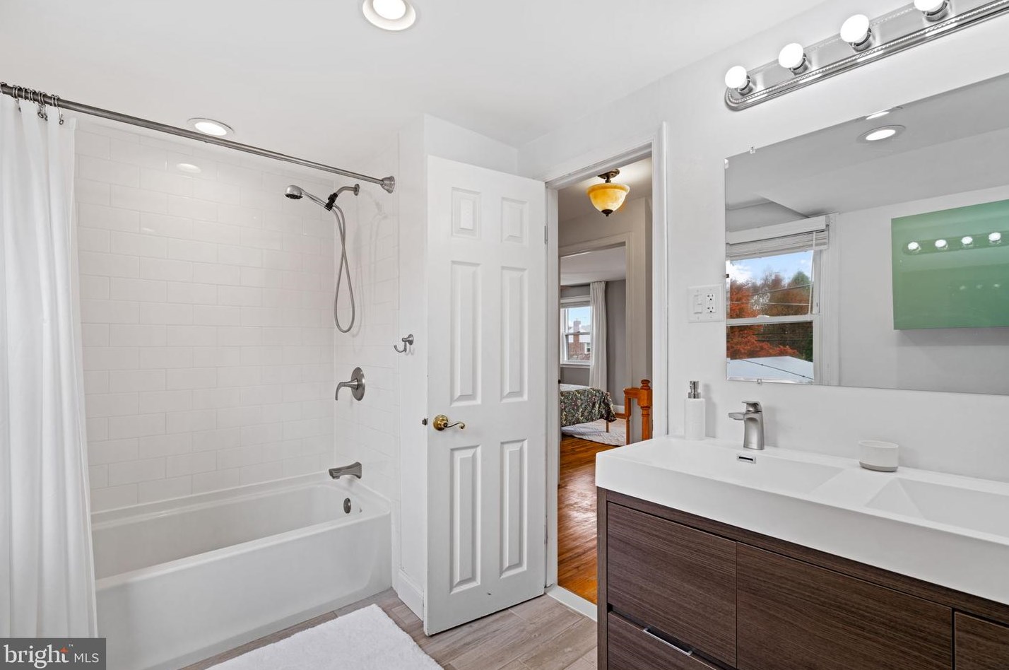 7706 Keiffer St, Philadelphia PA  19128-3143 exterior