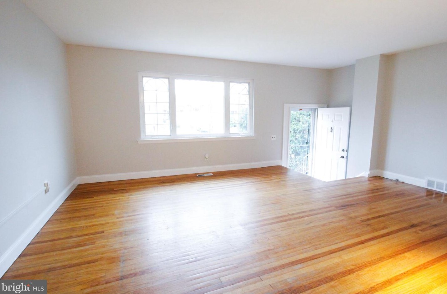 2903 Secane Dr, Philadelphia, PA 19154-1329