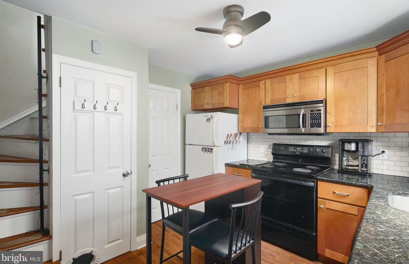 124 Catharine St #b, Philadelphia, PA