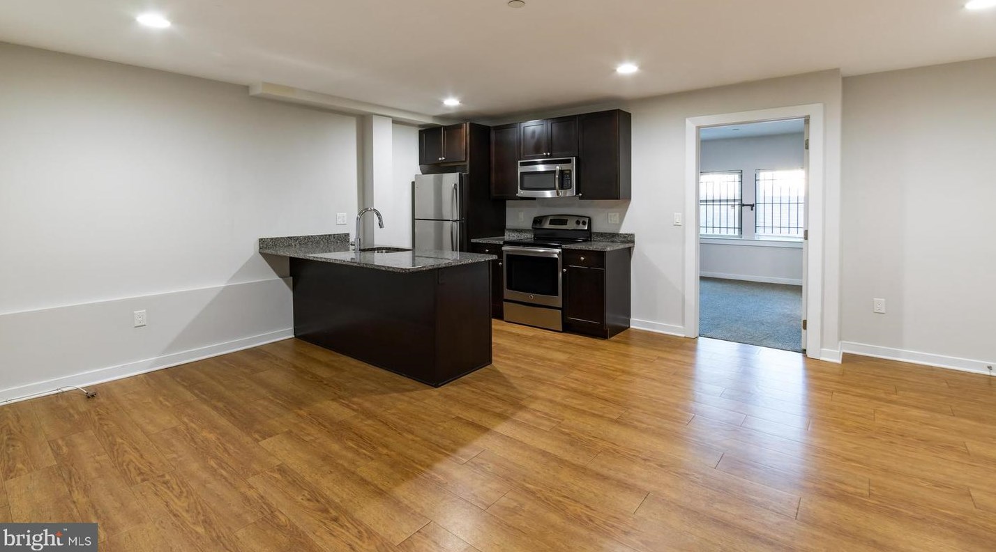 1221 Mt Vernon St #107, Philadelphia, PA 19123