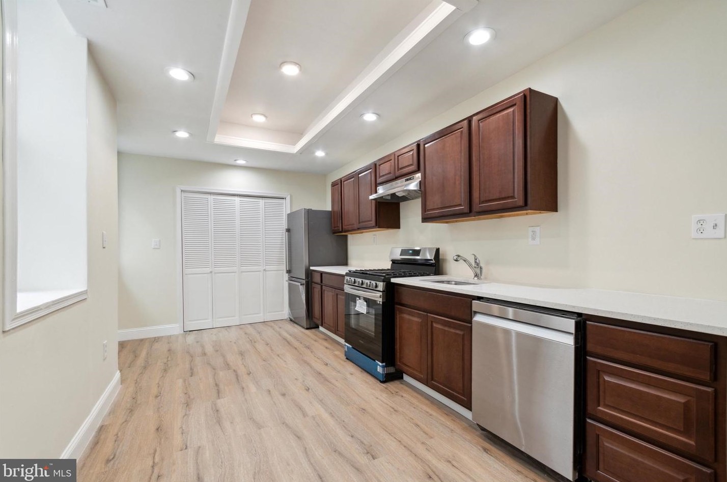 511 Thompson St, Philadelphia PA  19122-4322 exterior