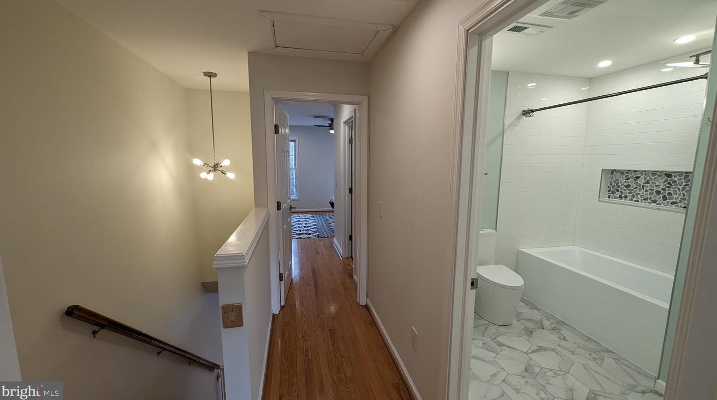 404 Brown St, Philadelphia PA  19123-2106 exterior