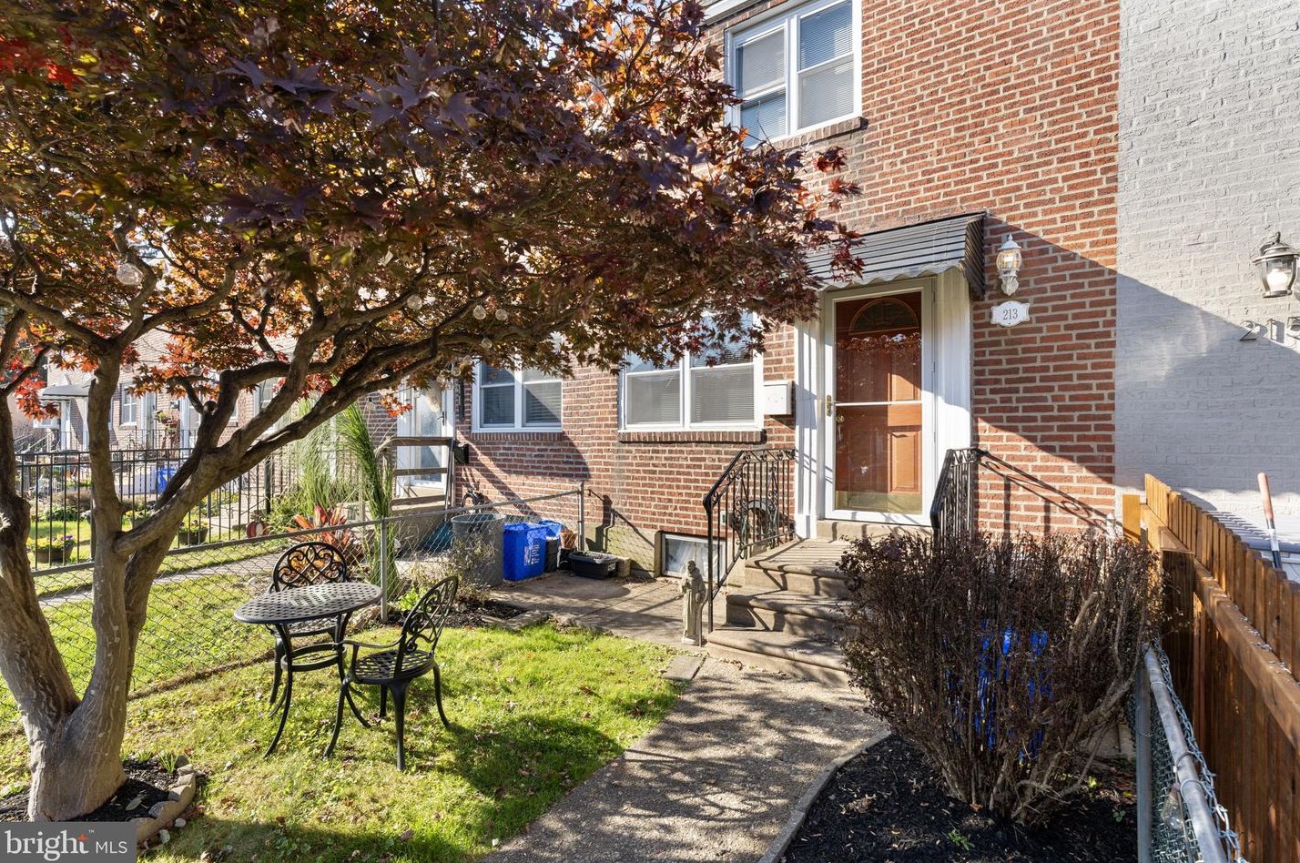 213 Overlook Rd, Philadelphia, PA 19128-4523