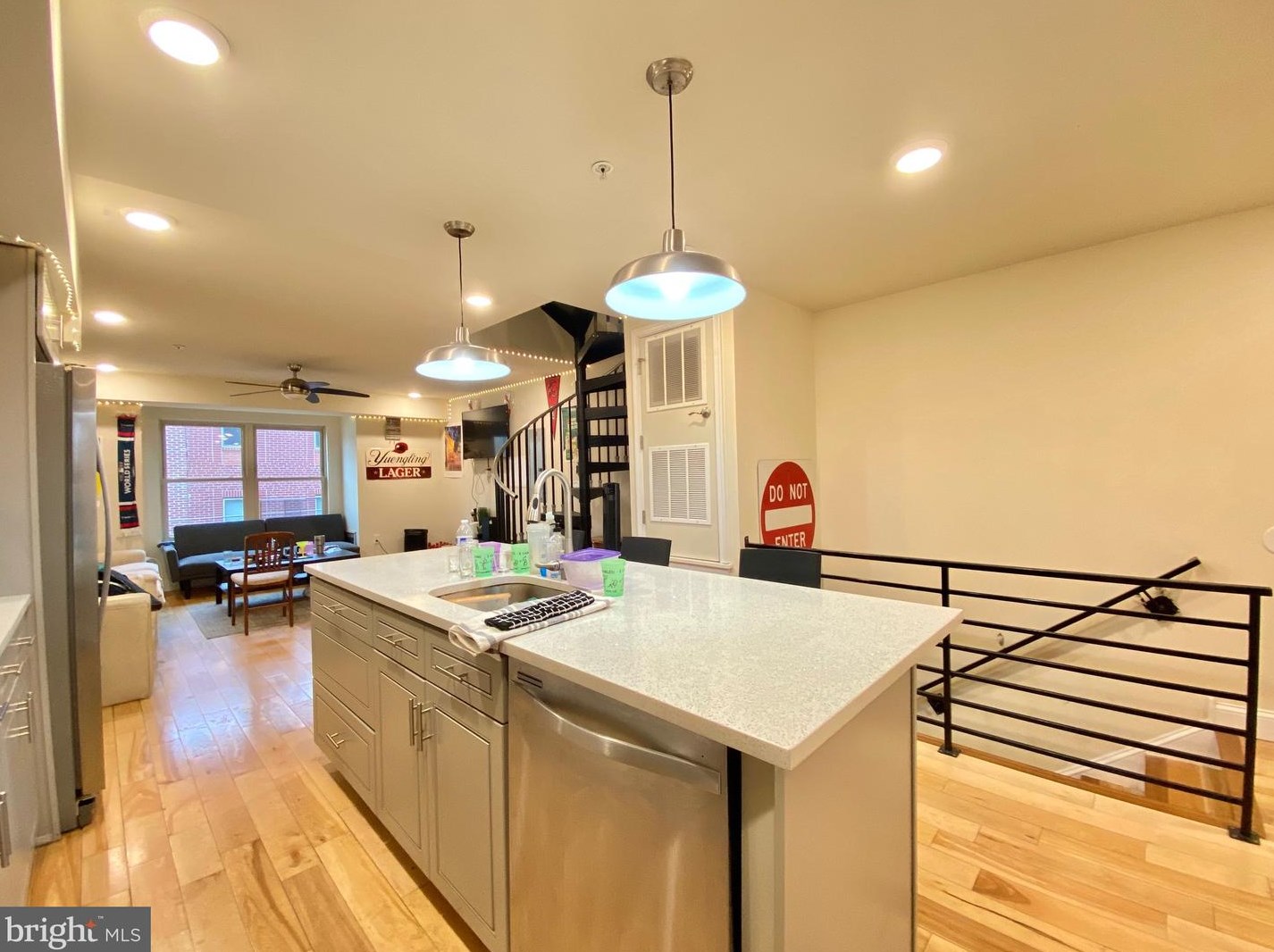 1950 N Gratz St #2f, Philadelphia, PA 19121