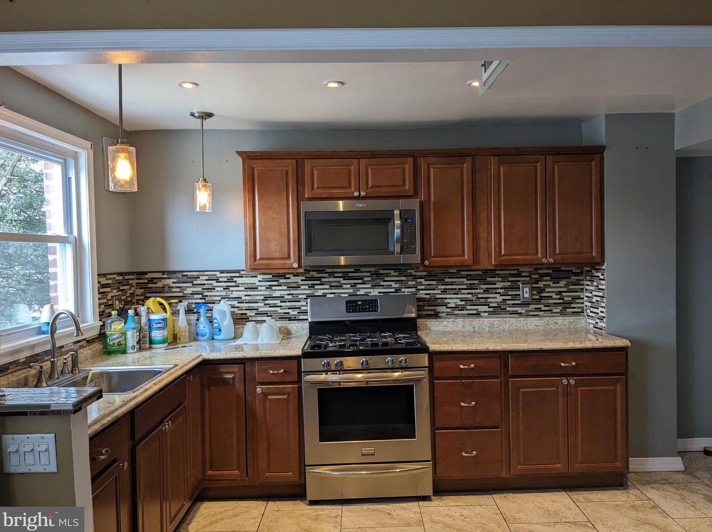 6016 Hasbrook Ave, Philadelphia PA  19111-5903 exterior