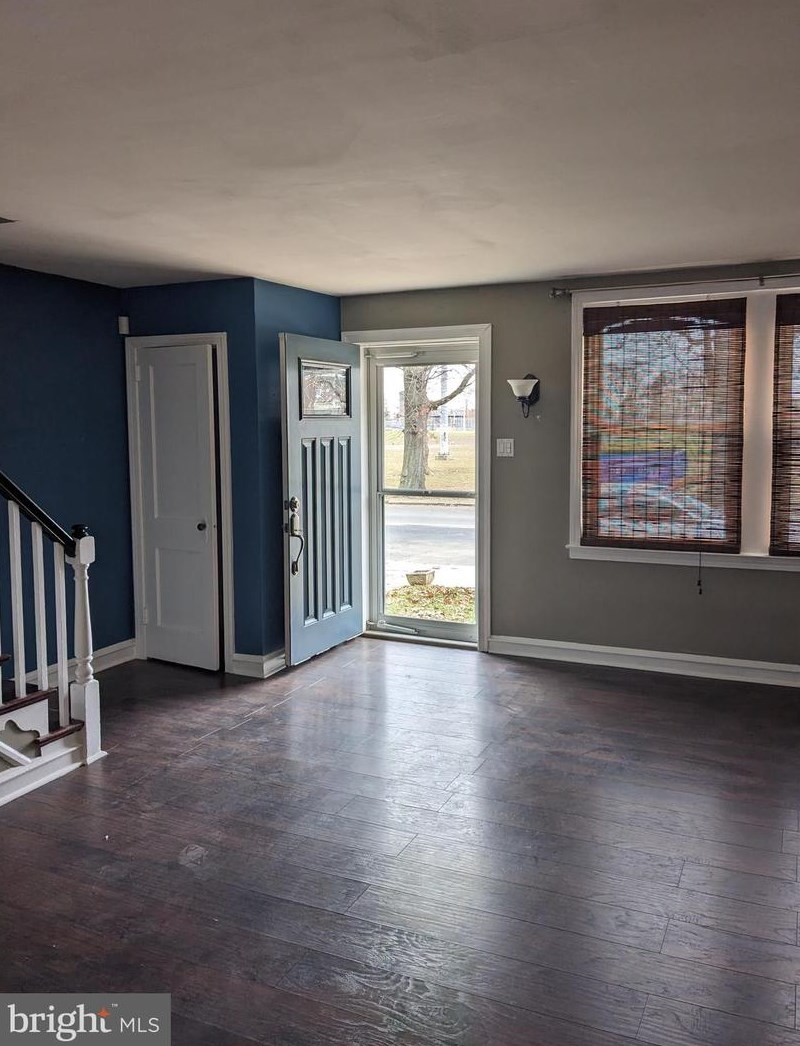 6016 Hasbrook Ave, Philadelphia PA  19111-5903 exterior