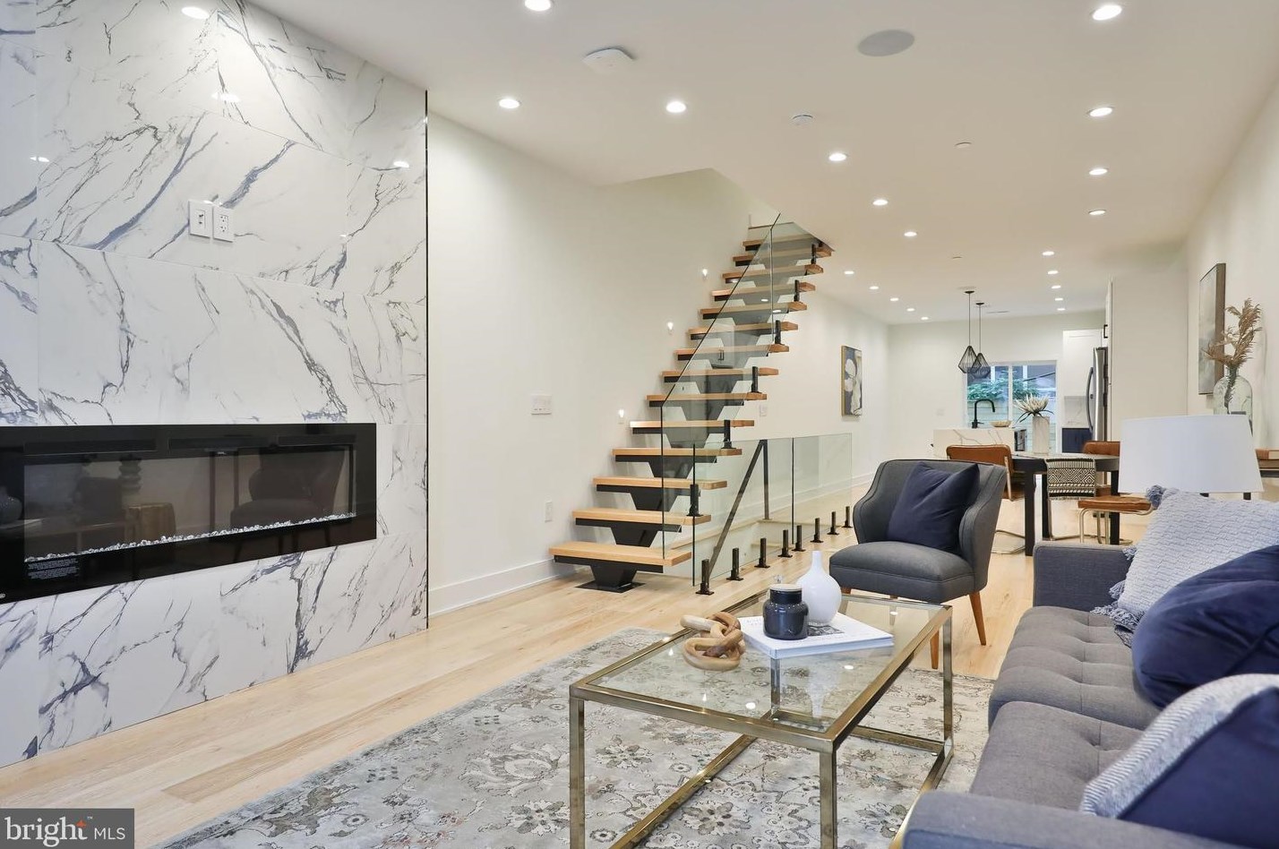 2409 Oakford St, Philadelphia, PA 19146-2435