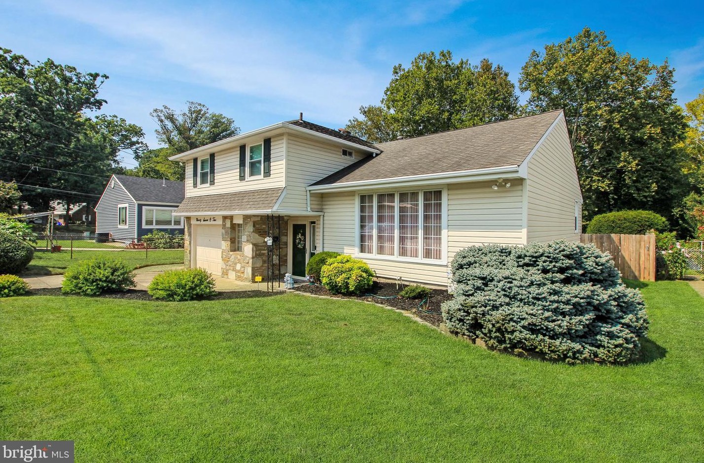 9702 Wynmill Rd, Philadelphia, PA 19115-1804